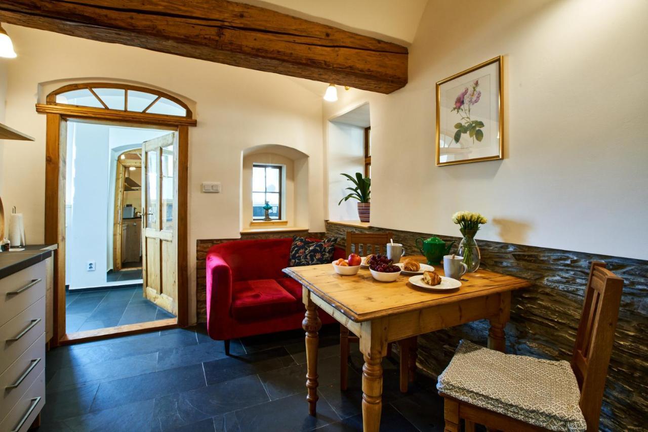 Barokní kaplanka 1796 A. D. - luxusní apartmány v Českém ráji Zelezny Brod Extérieur photo