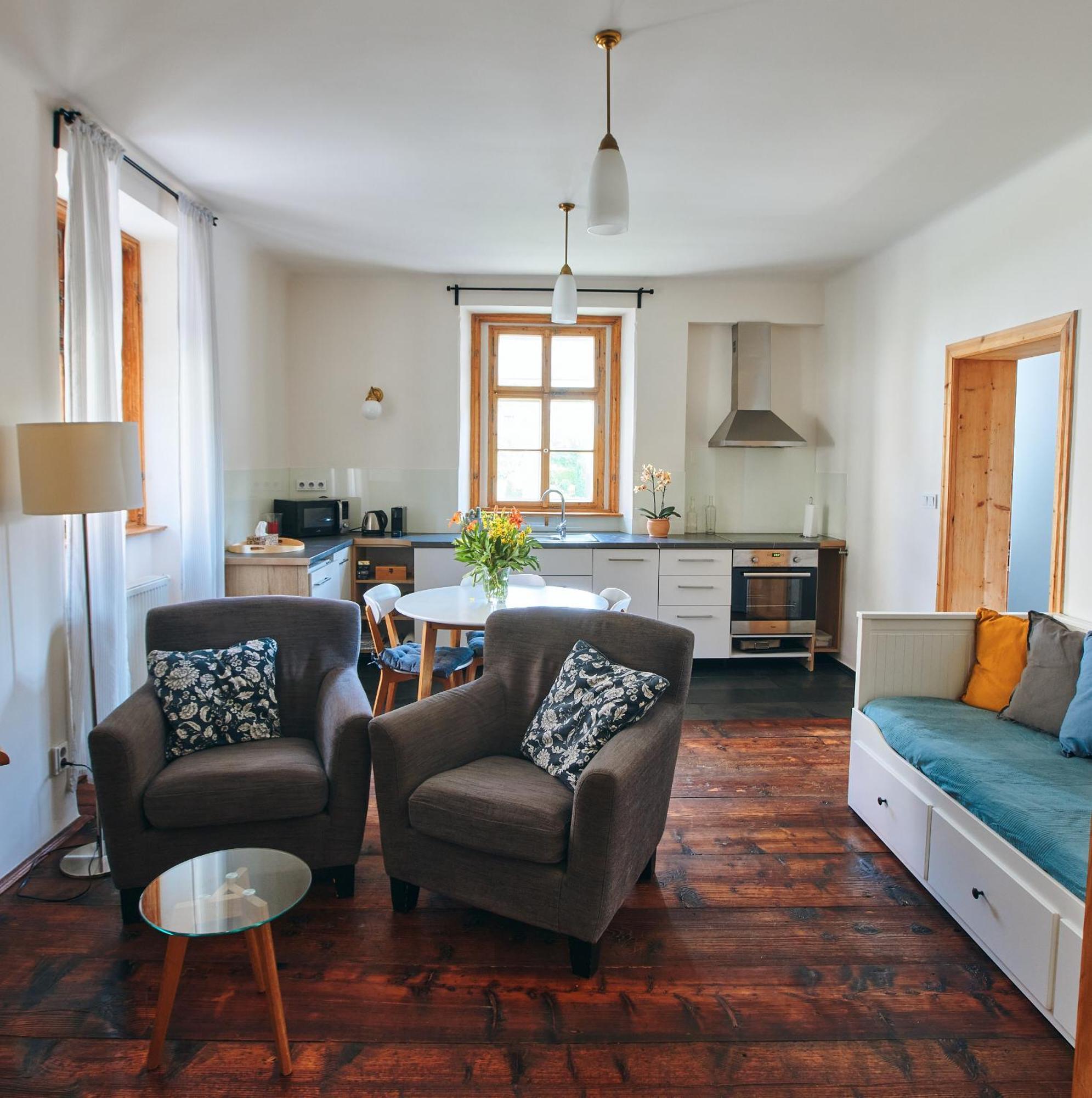 Barokní kaplanka 1796 A. D. - luxusní apartmány v Českém ráji Zelezny Brod Extérieur photo